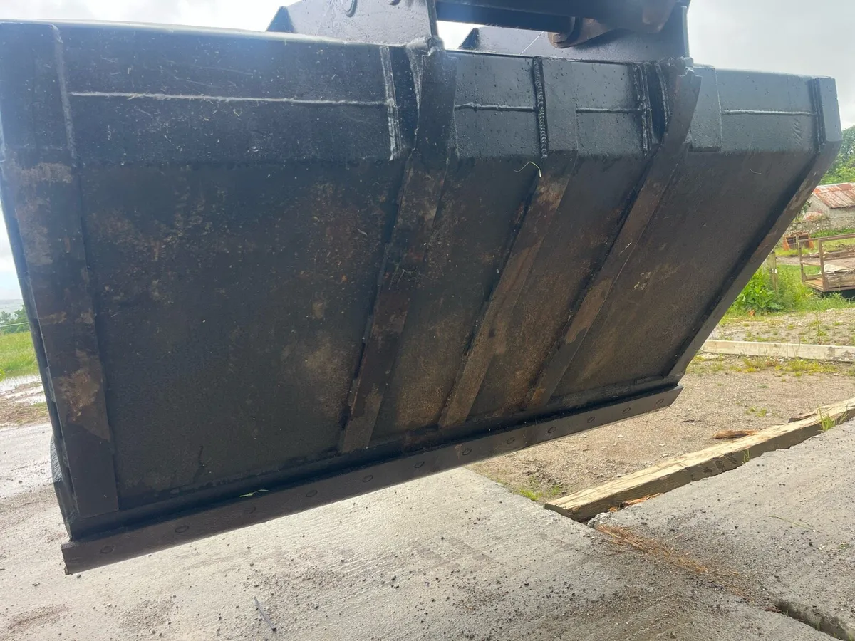 ⚫️Manitou Grain Bucket⚫️ - Image 3