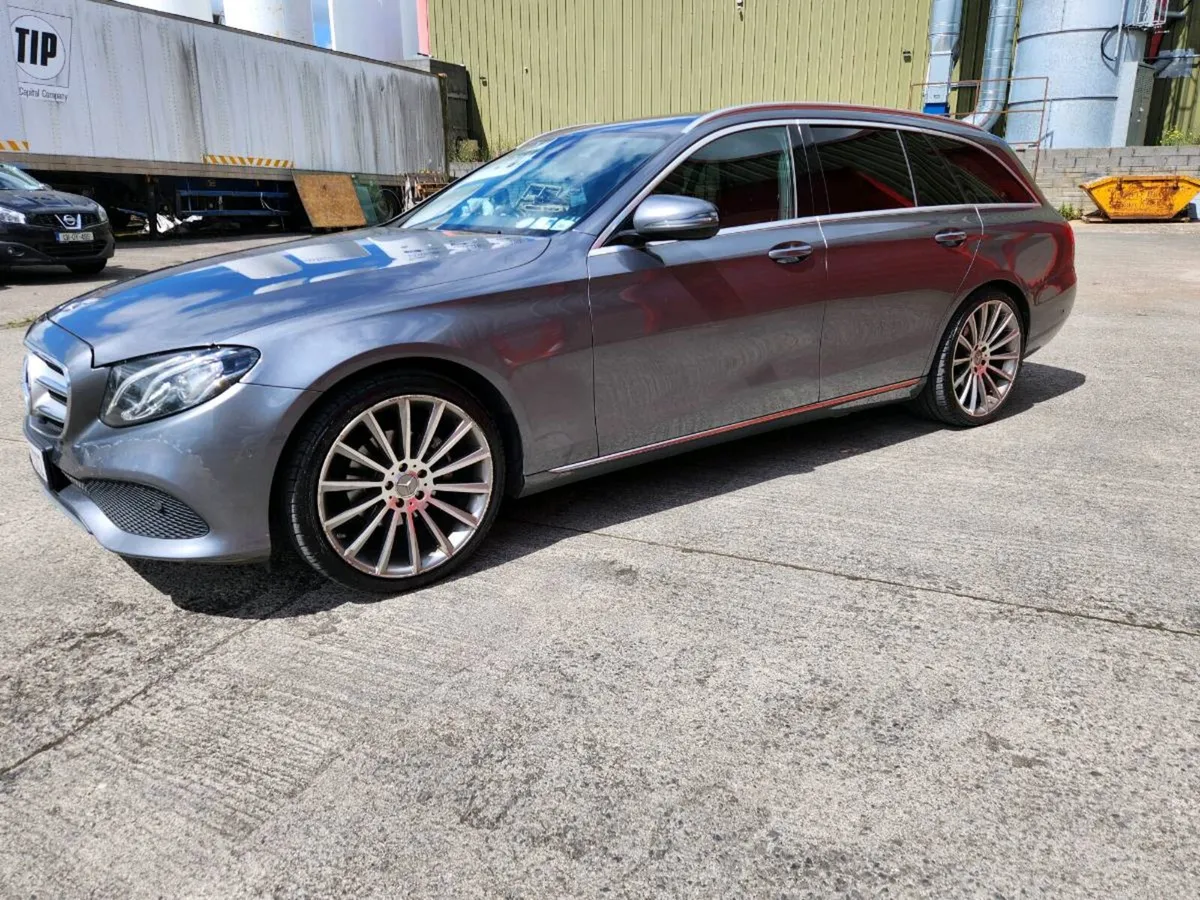 Mercedes e220 estate 2017 - Image 1