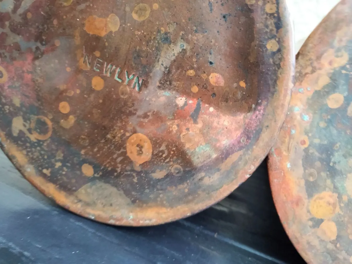 NEWLYN  COPPER VASES ANTIQUES - Image 3
