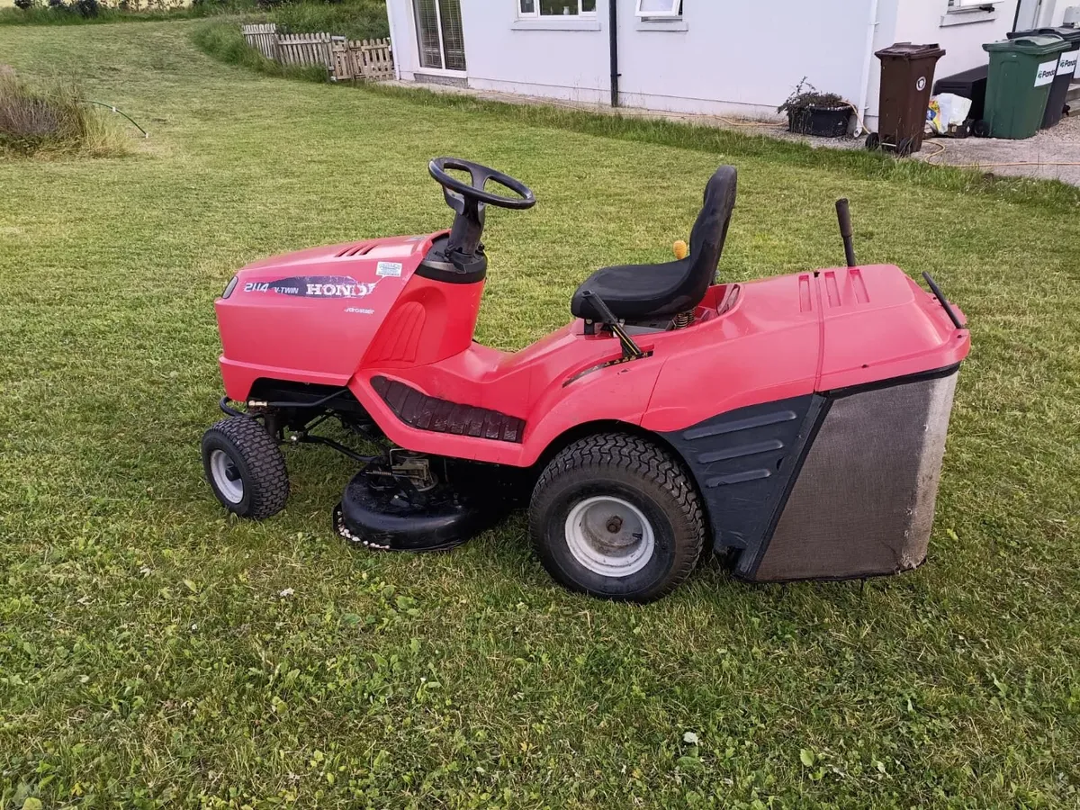Honda Ride On Mower - Image 2