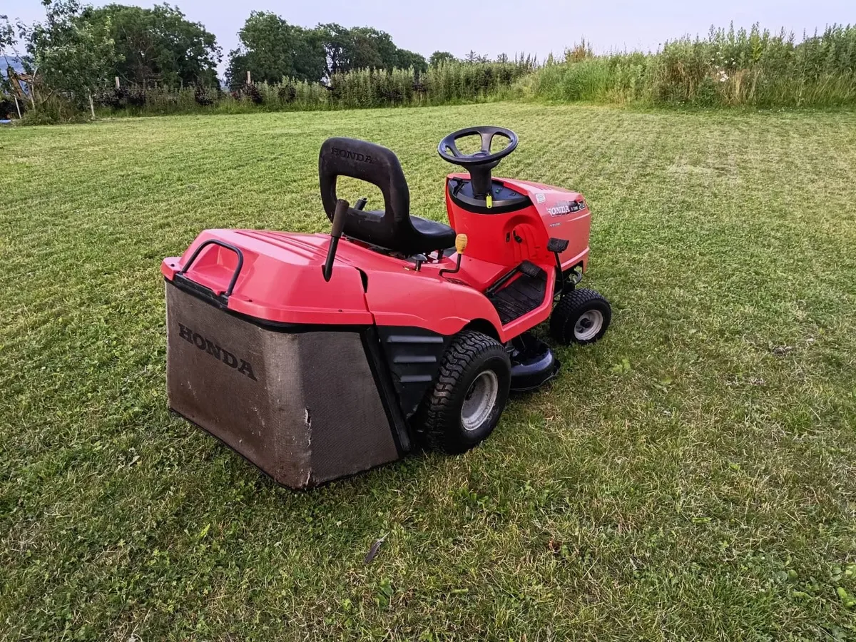 Honda Ride On Mower - Image 4