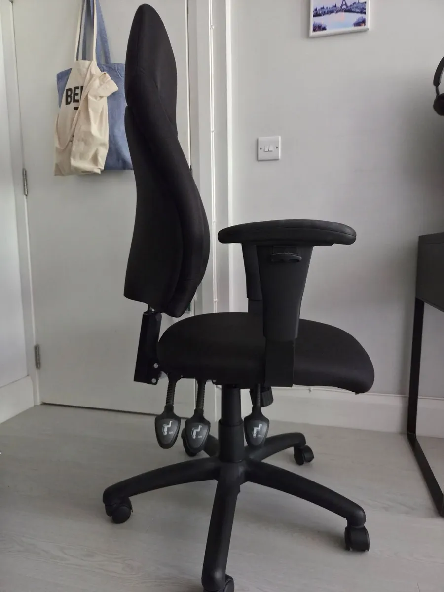 Amazing Office Chair - Image 4