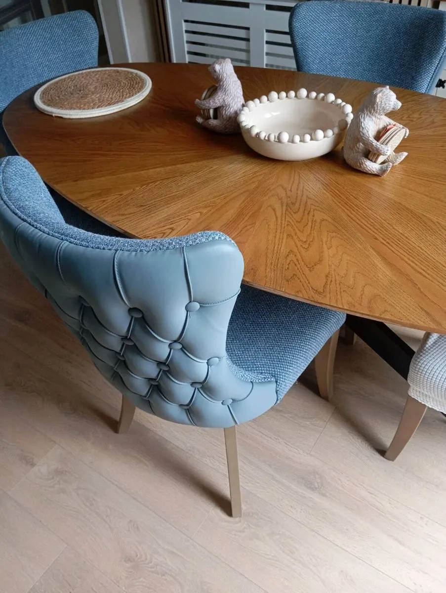 Kitchen table and 4 chairs - Image 1