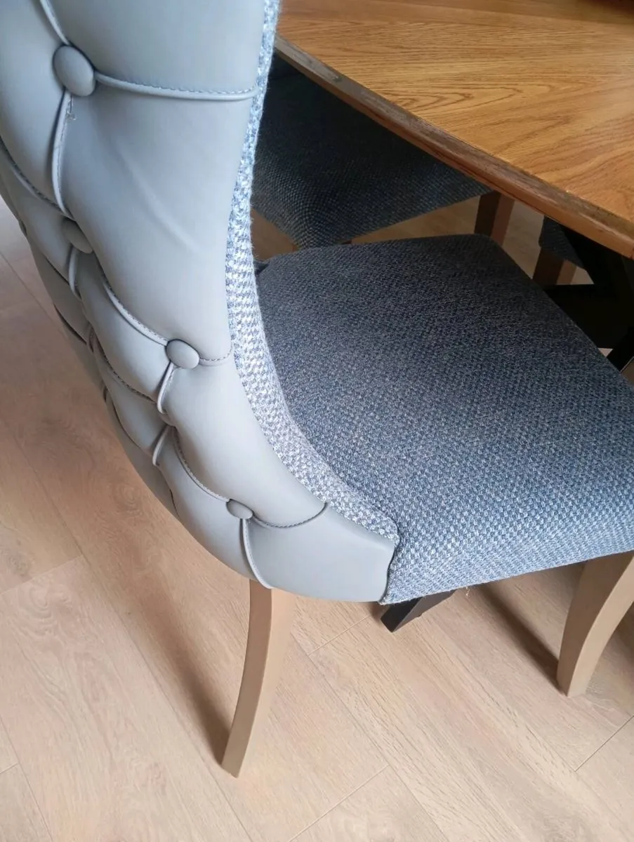 Kitchen table and 4 chairs - Image 3