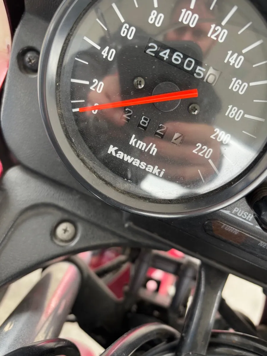 Kawasaki GPZ 500 S - Image 4