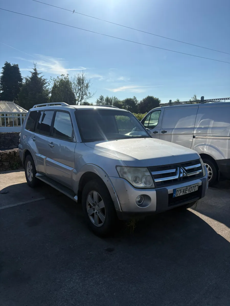 2007 Pajero Manual Non running - Image 2