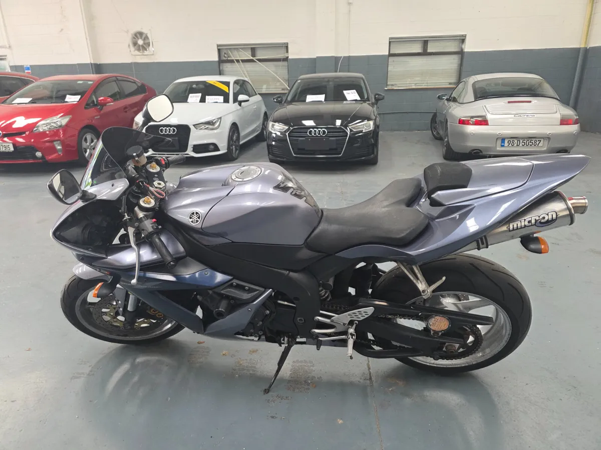 YAMAHA R1 2005 - Image 2