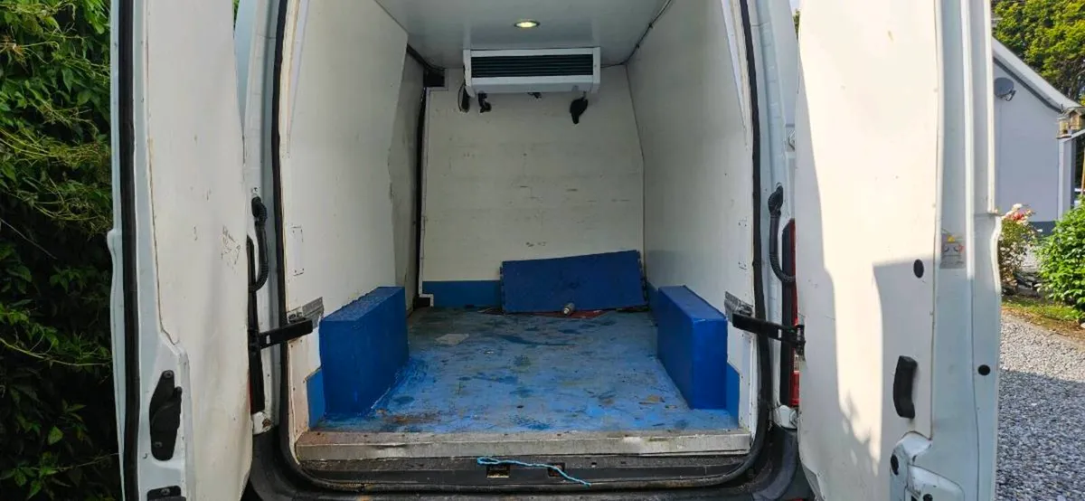 Renault master van - Image 2