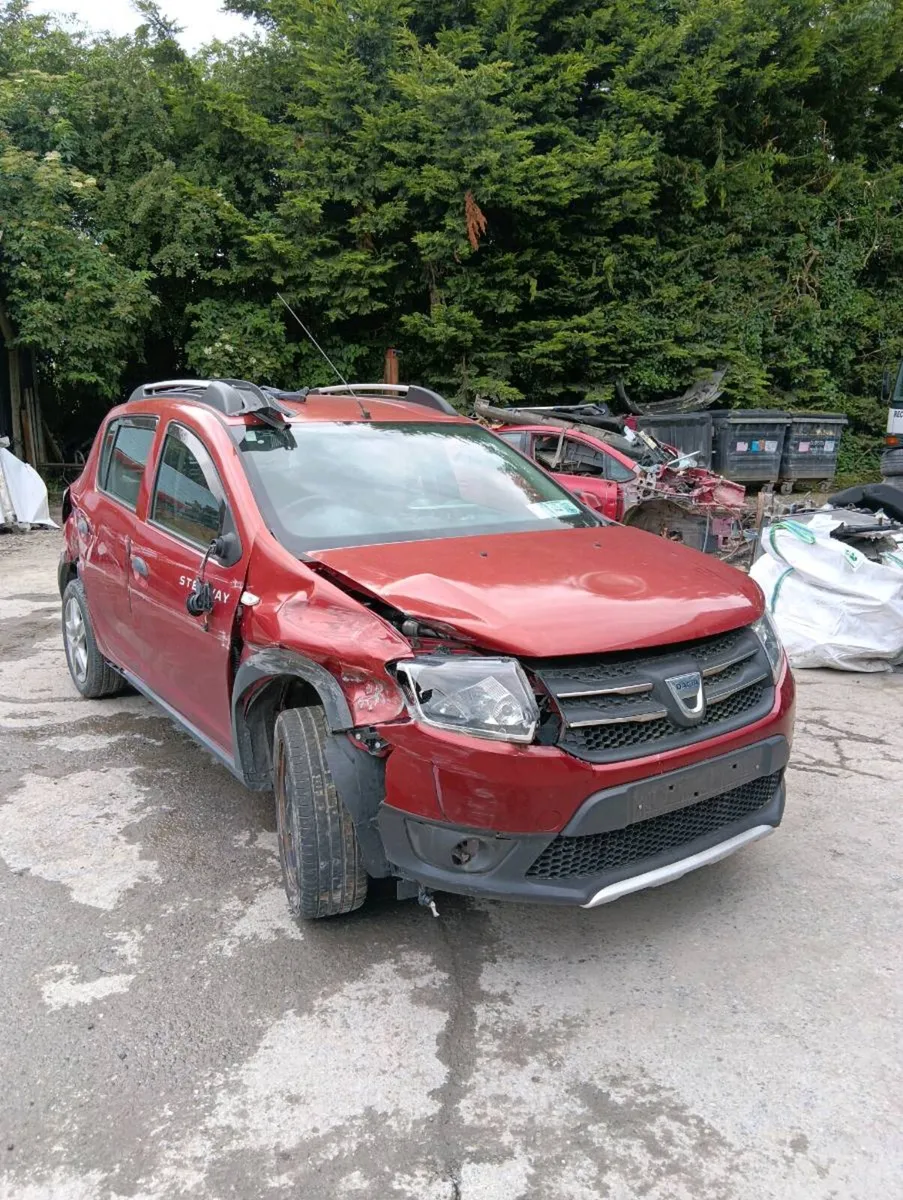Breaking dacia sandero stepway 2015 1.2 petrol - Image 1