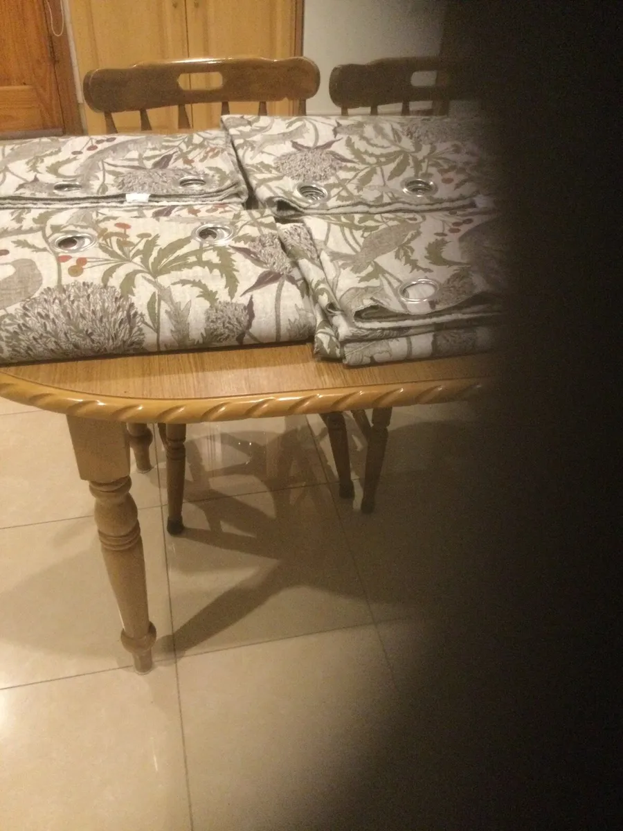Curtains - Image 4