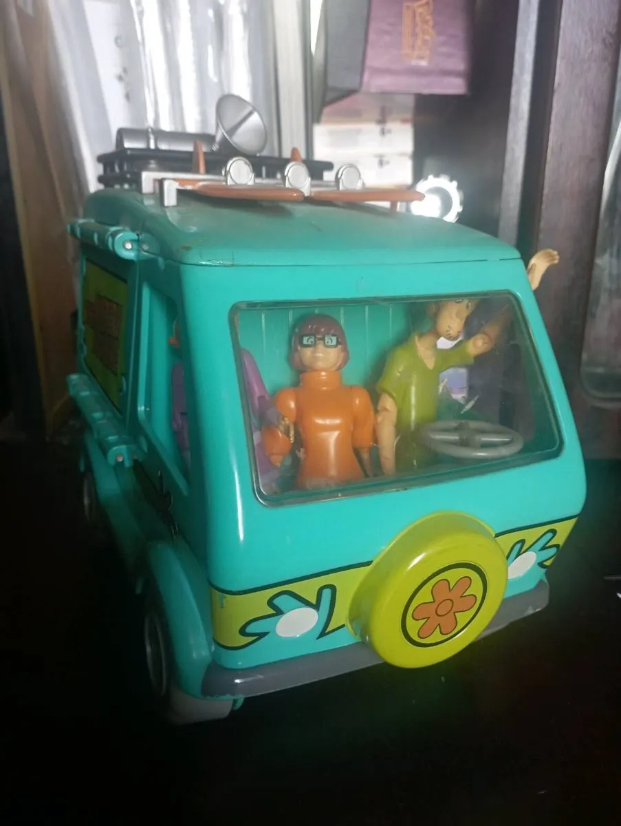 UNBOXED 1-18 SCALE THE MYSERY MACHINE A BARGAN €30 - Image 2
