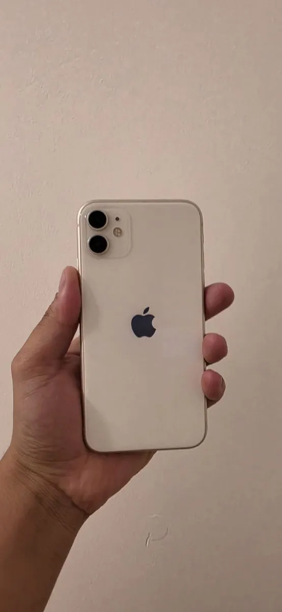 IPHONE 11 - Image 1