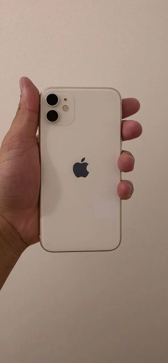 IPHONE 11 - Image 3