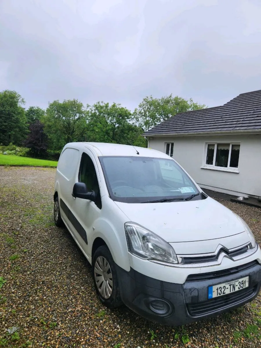 Van - Image 2