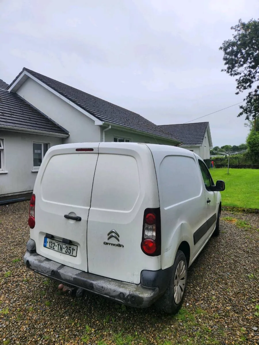Van - Image 3
