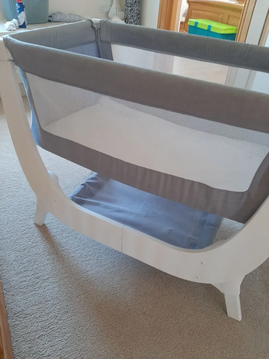Shnuggle crib - Image 1