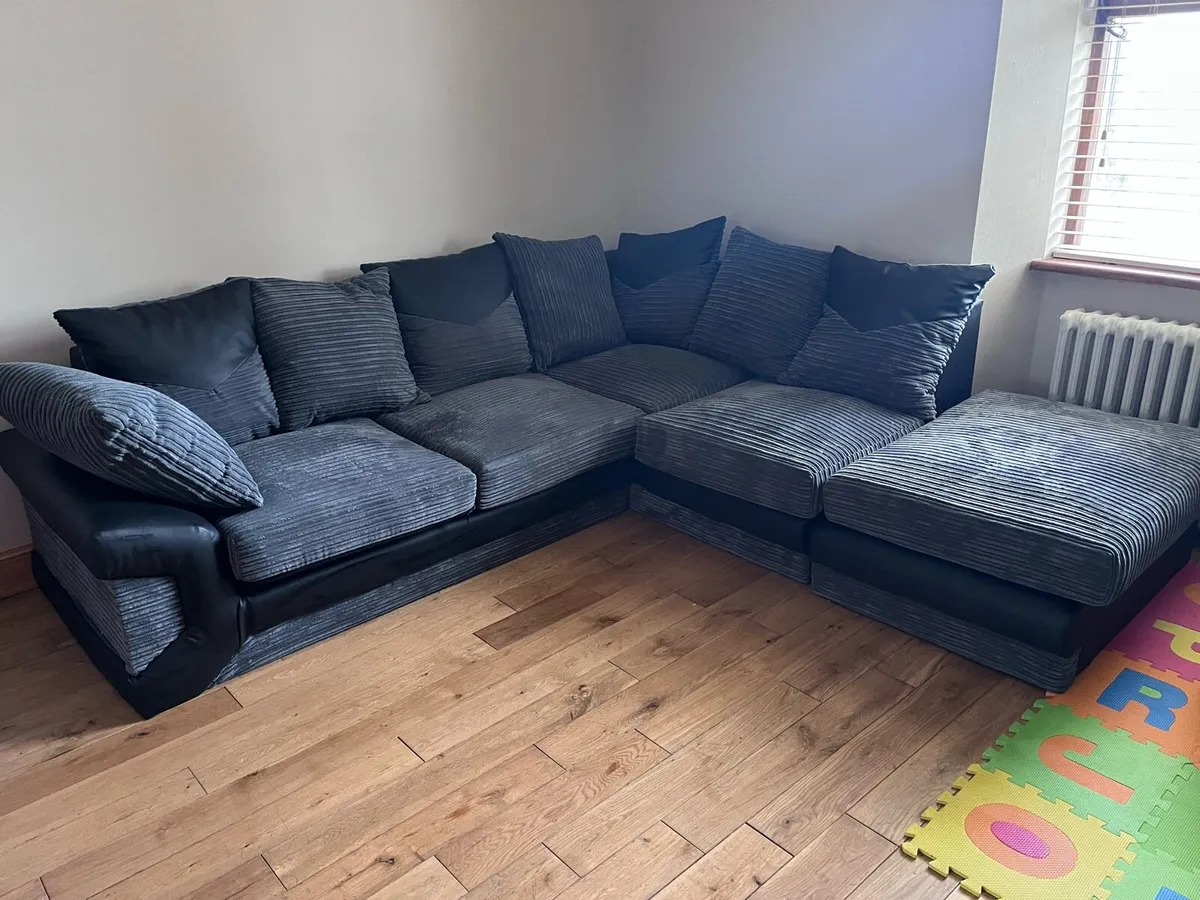 L-shaped sofa - Image 2