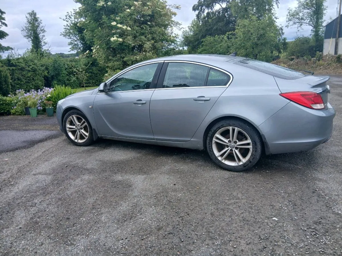 Vauxhall Insignia - Image 2