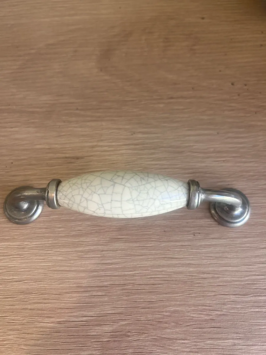 Kitchen door handles - Image 1