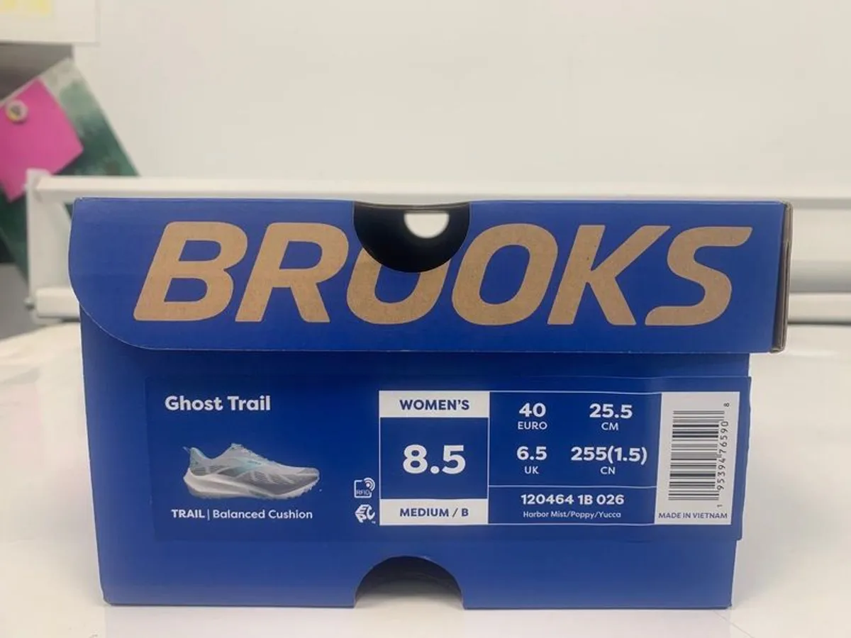 Brooks Ghost Trail Runners Size UK 6.5 - Image 1