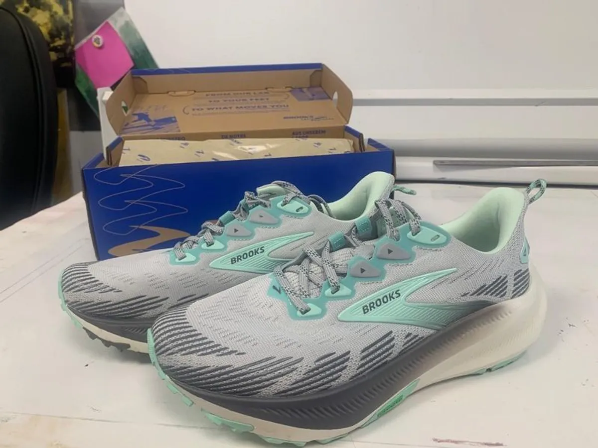 Brooks Ghost Trail Runners Size UK 6.5 - Image 4
