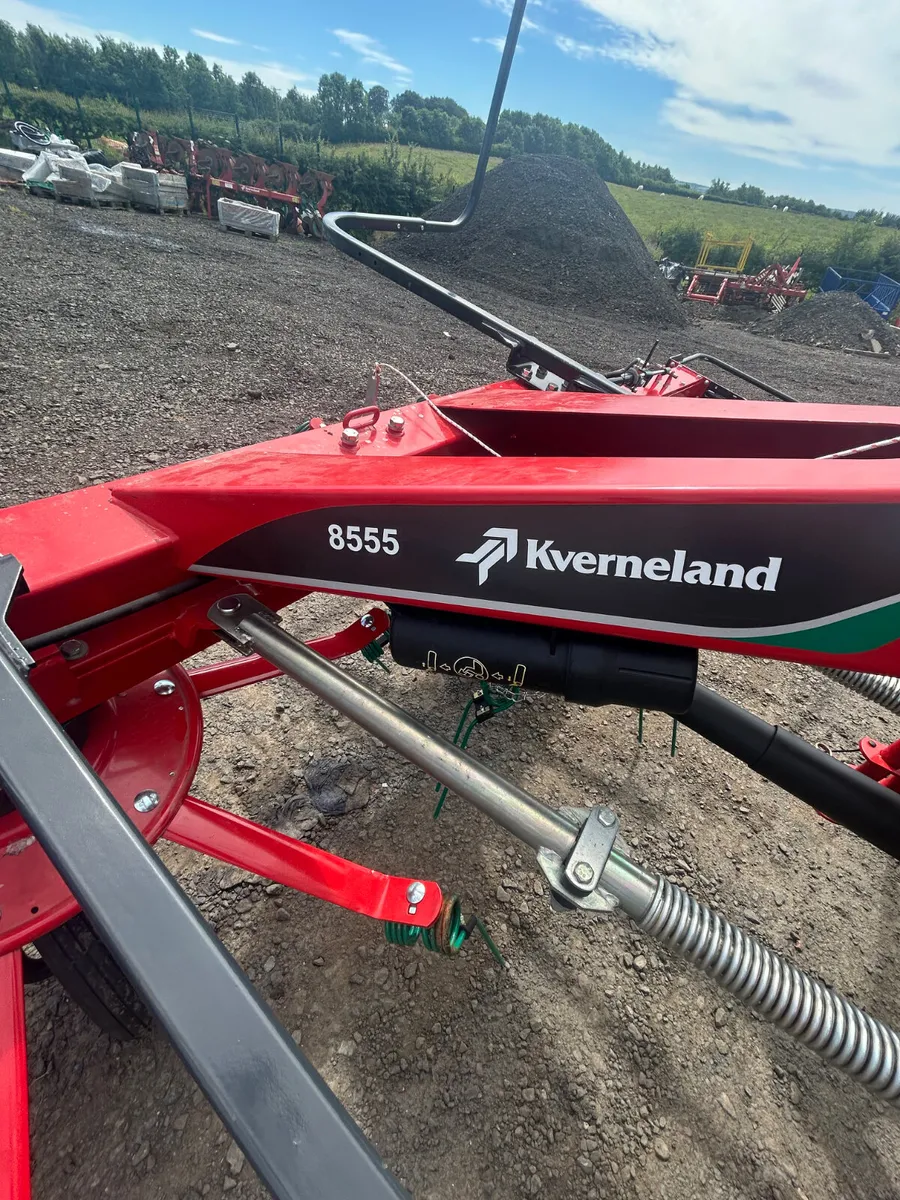 New Kverneland 8555 Tedder - Image 4