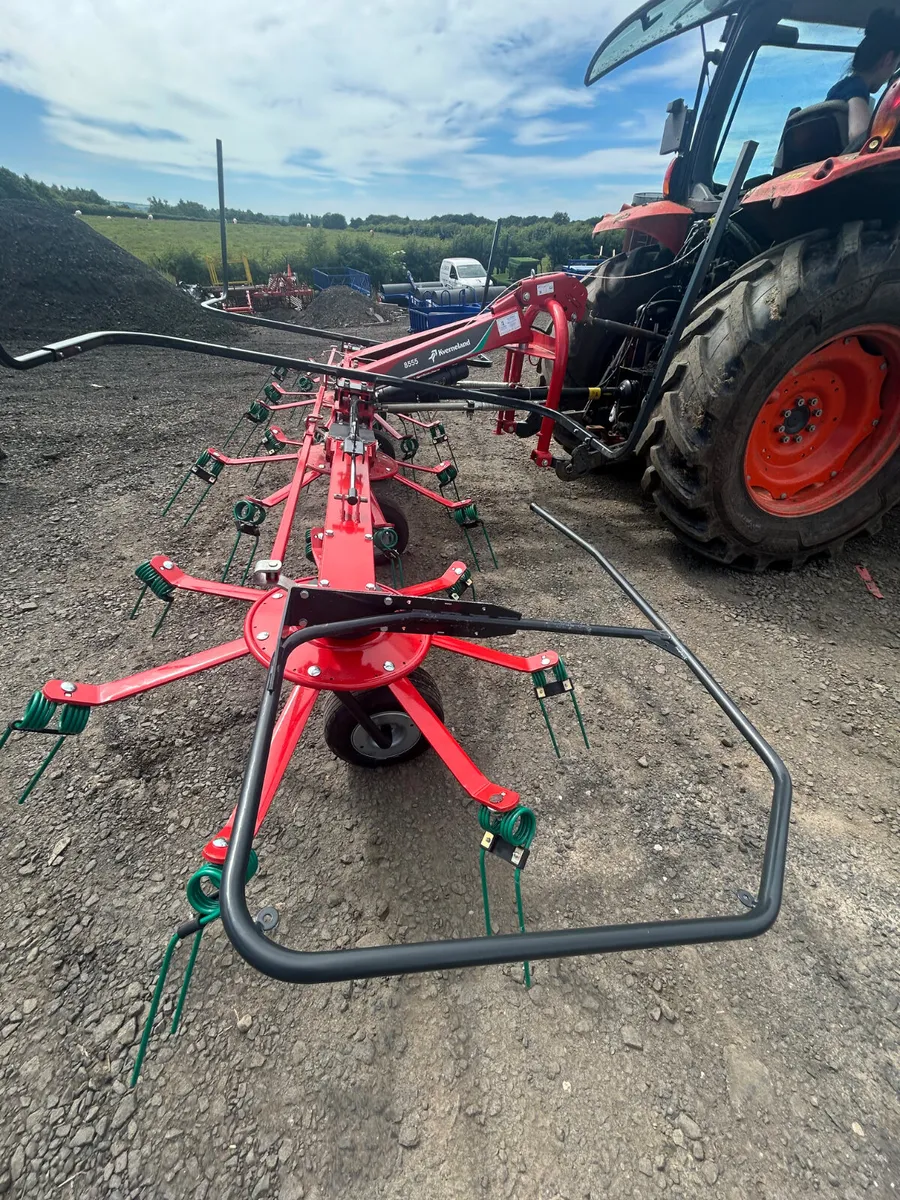 New Kverneland 8555 Tedder - Image 3