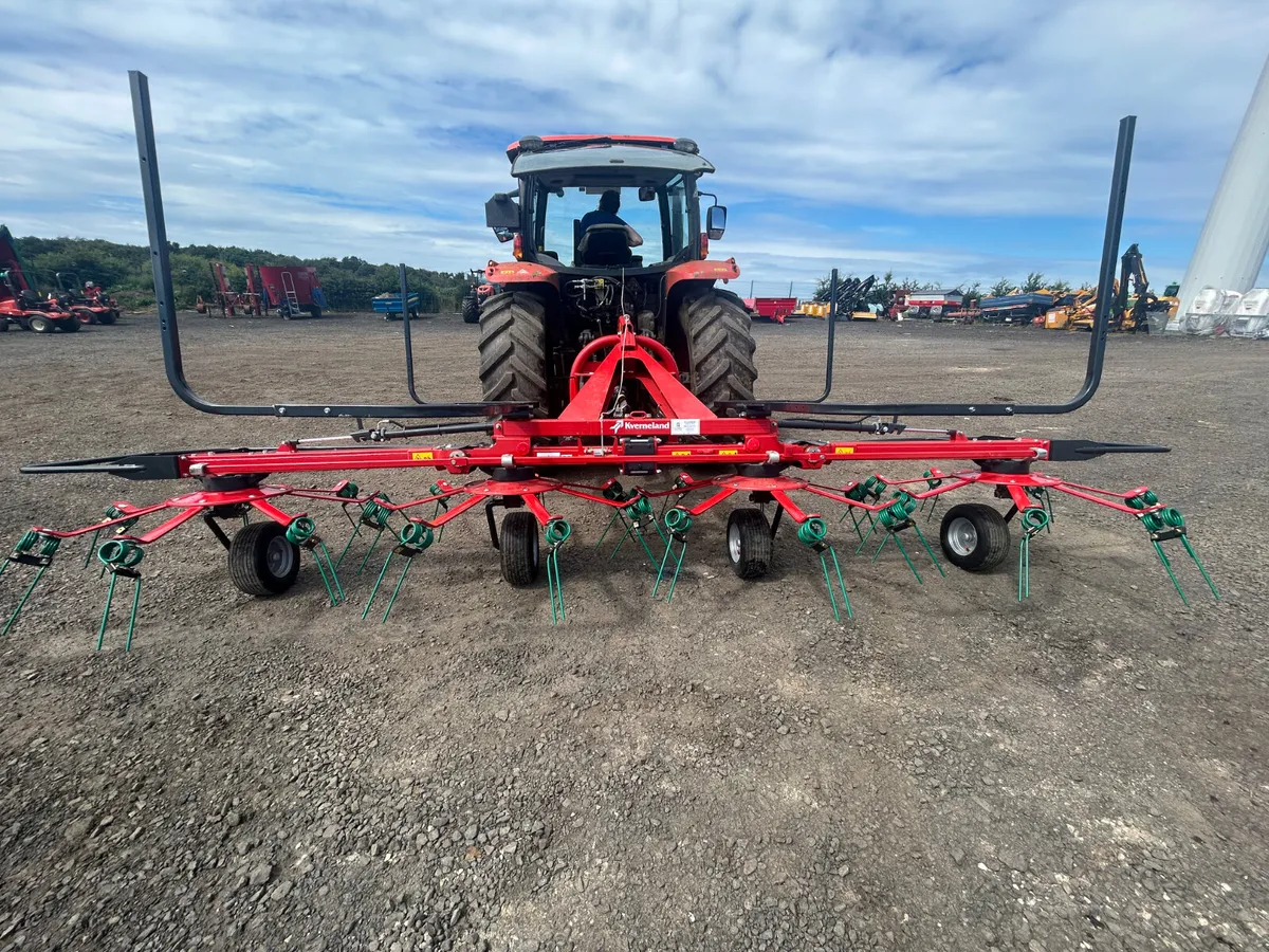 New Kverneland 8555 Tedder - Image 2