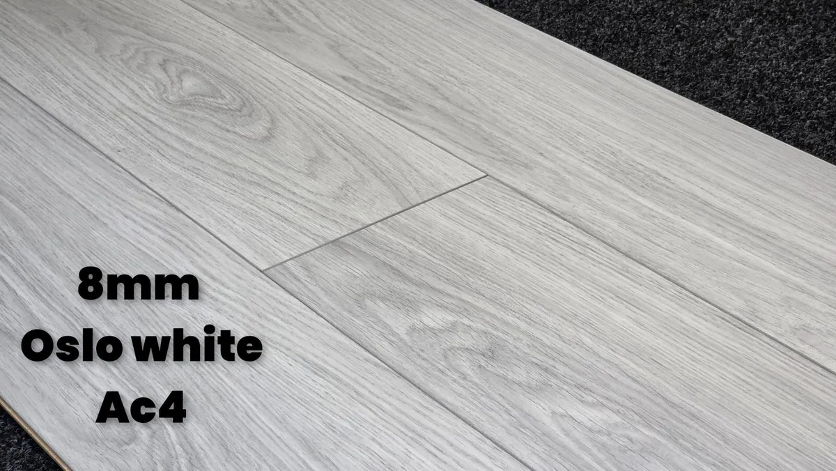 8mm laminated click flooring - warehouse - Image 3