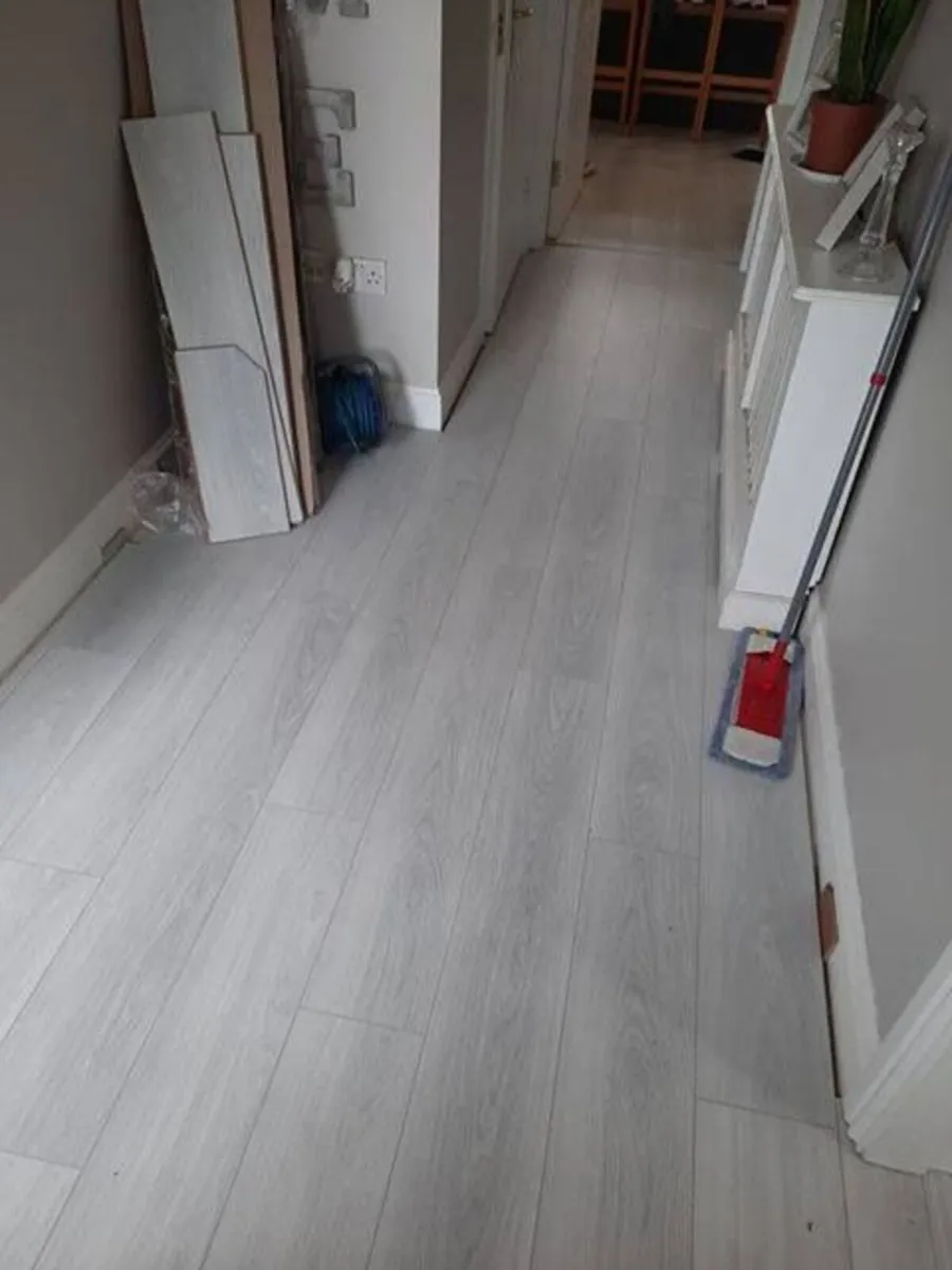 8mm laminated click flooring - warehouse - Image 2