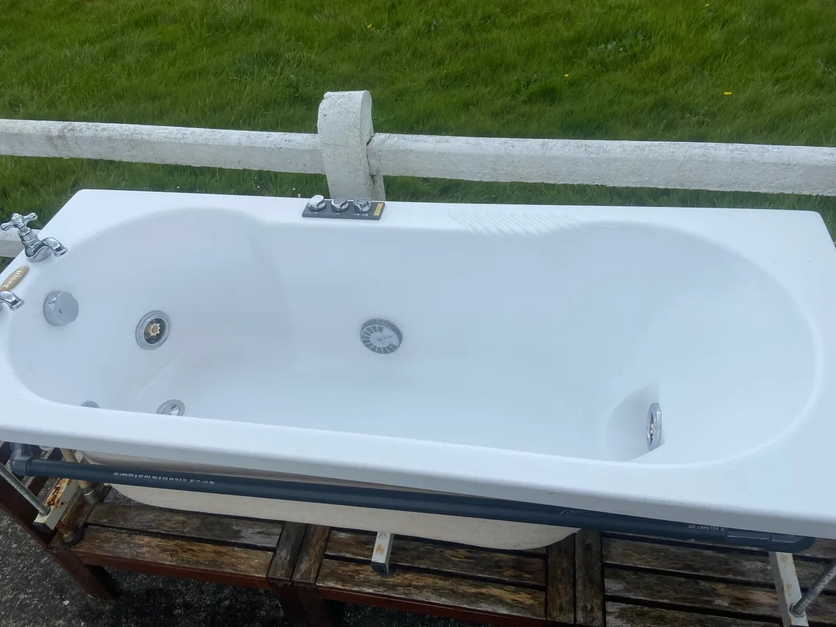 Bath Jacuzzi - Image 2