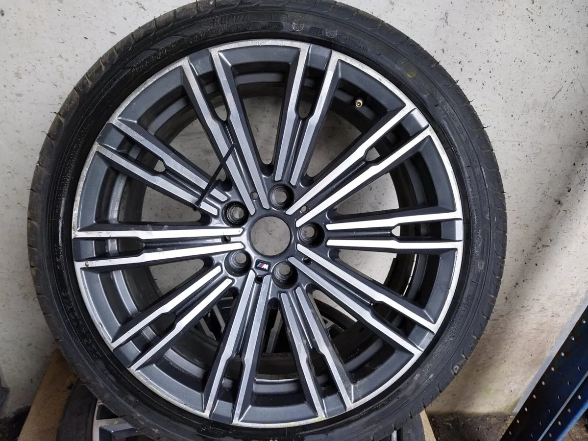 BMW 790M  8.5Jx1 18" Alloy Wheels Set 8089891 - Image 4