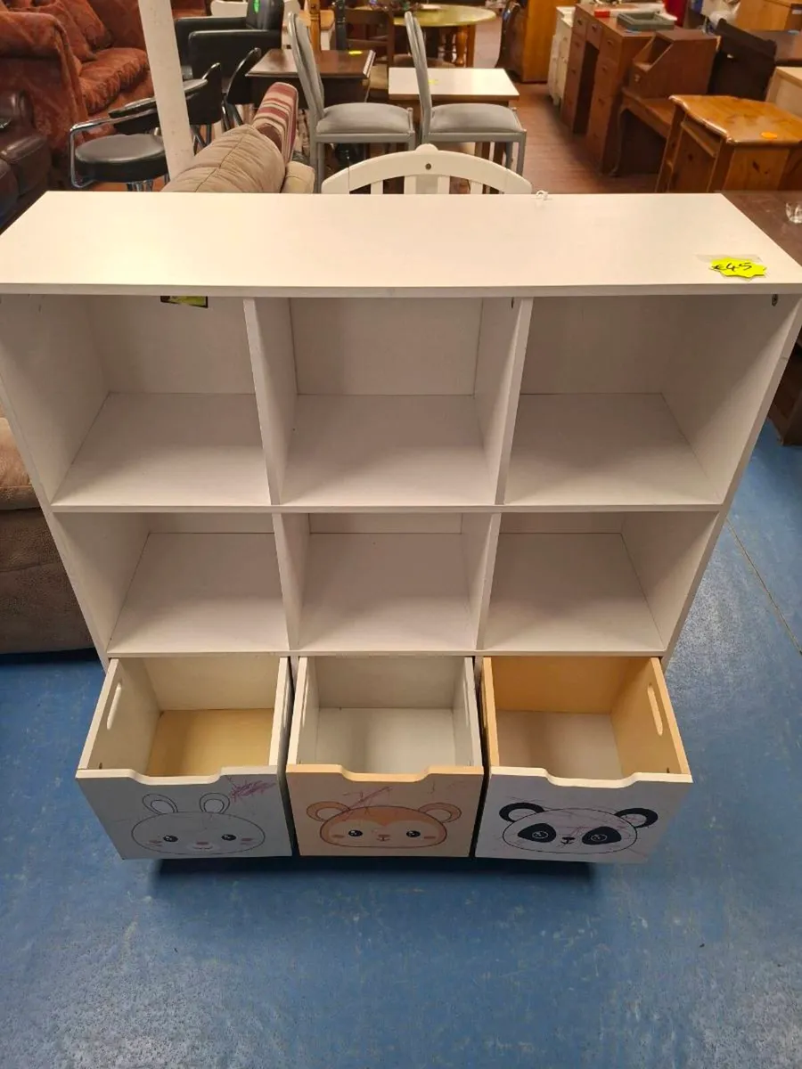 CHILDS STORAGE UNIT - Image 1