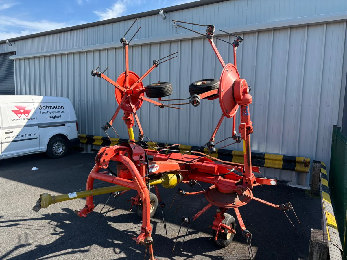 Kuhn 4 rotor Tedder - Image 1
