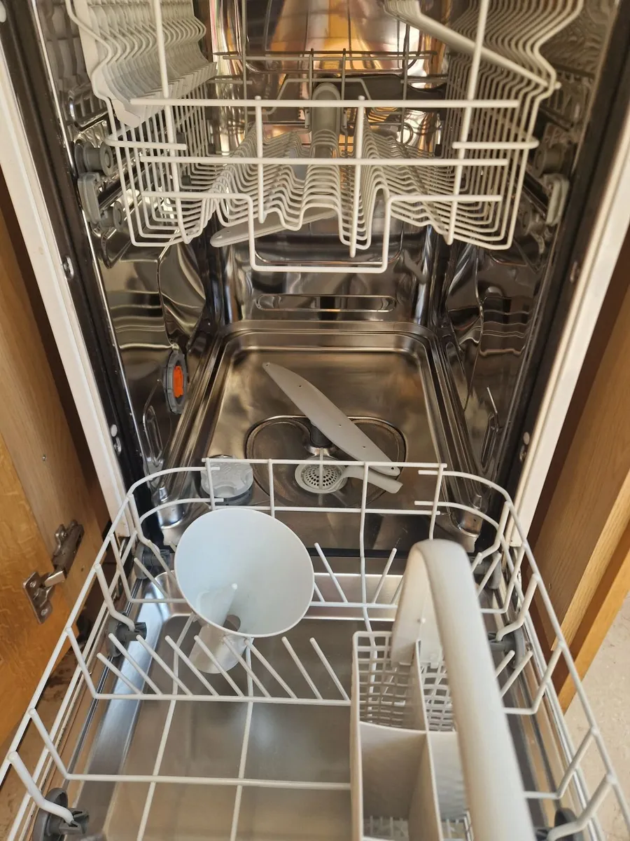 Dishwasher Integrated Half size - Image 2