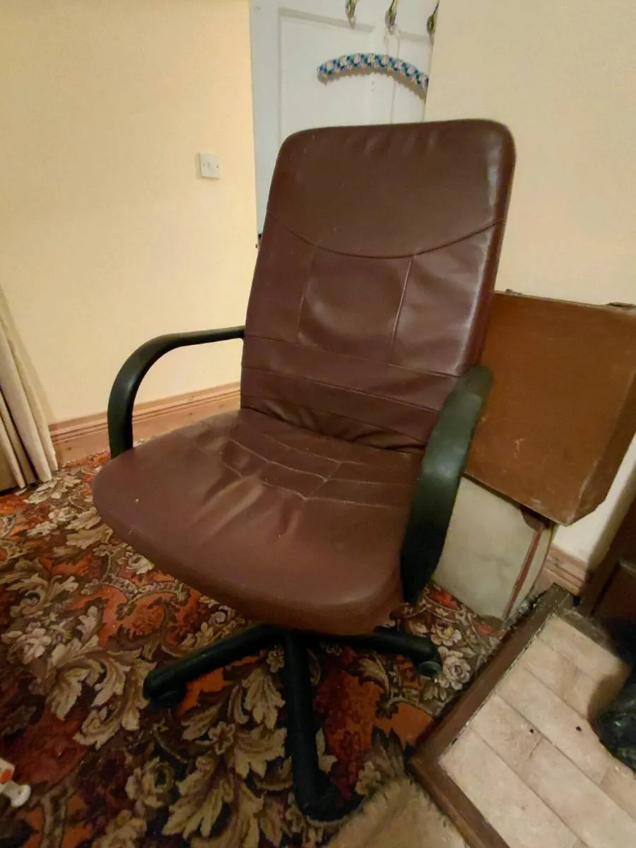 Office chair - Image 2