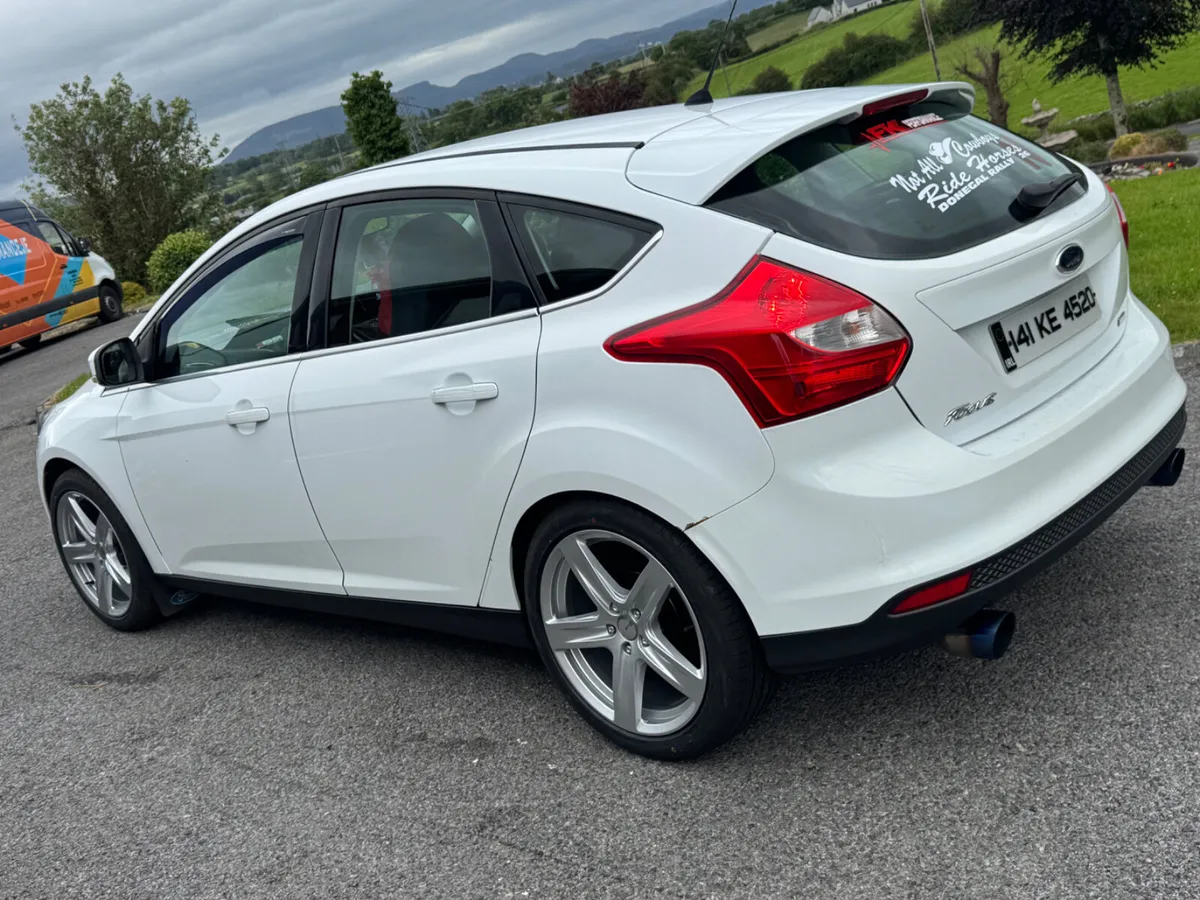 2 & 4 piece tinted wind deflectors - Image 1