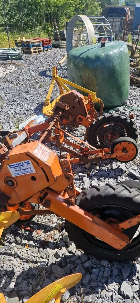 Compact tractor and attachments MUST GO THIS WEEK - Image 4