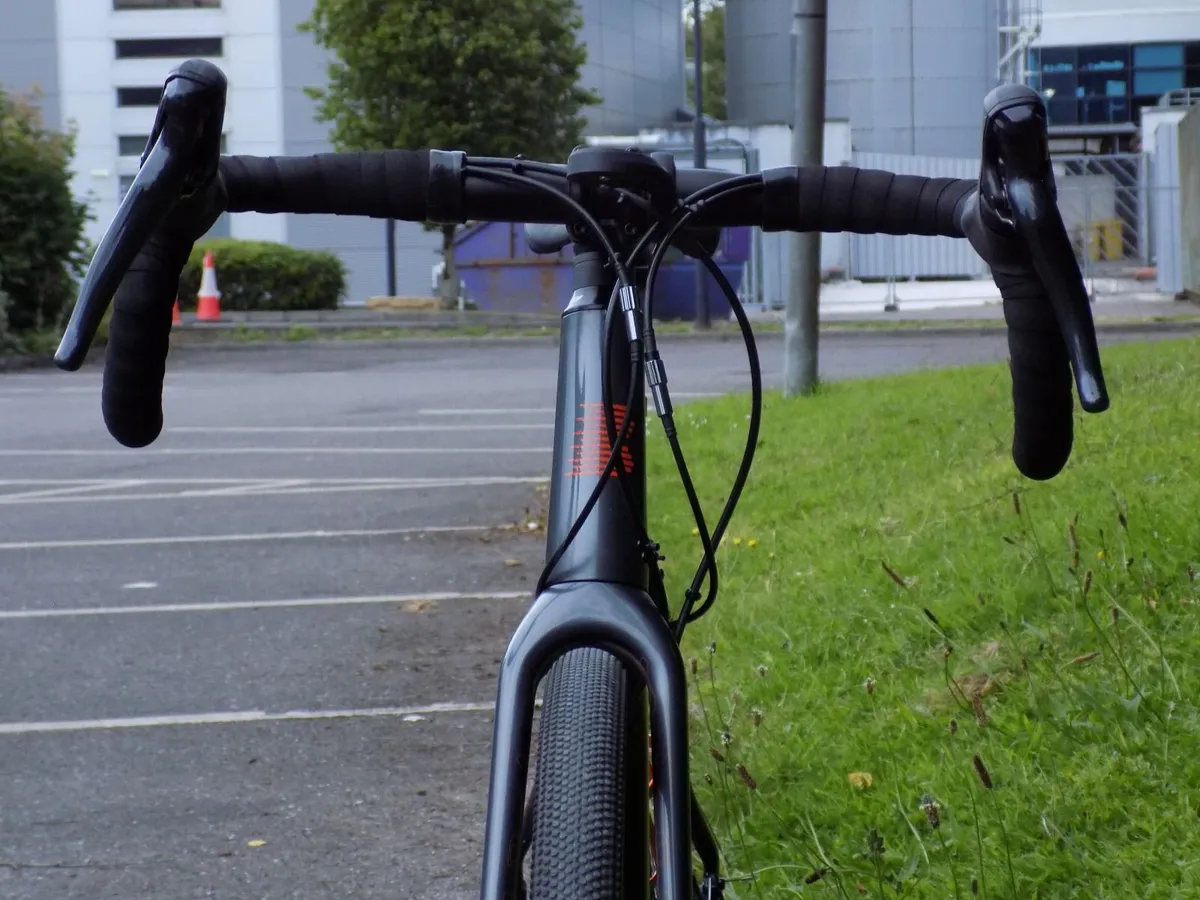 Boardman ADV 8.6 | Gravel Bike - Image 4