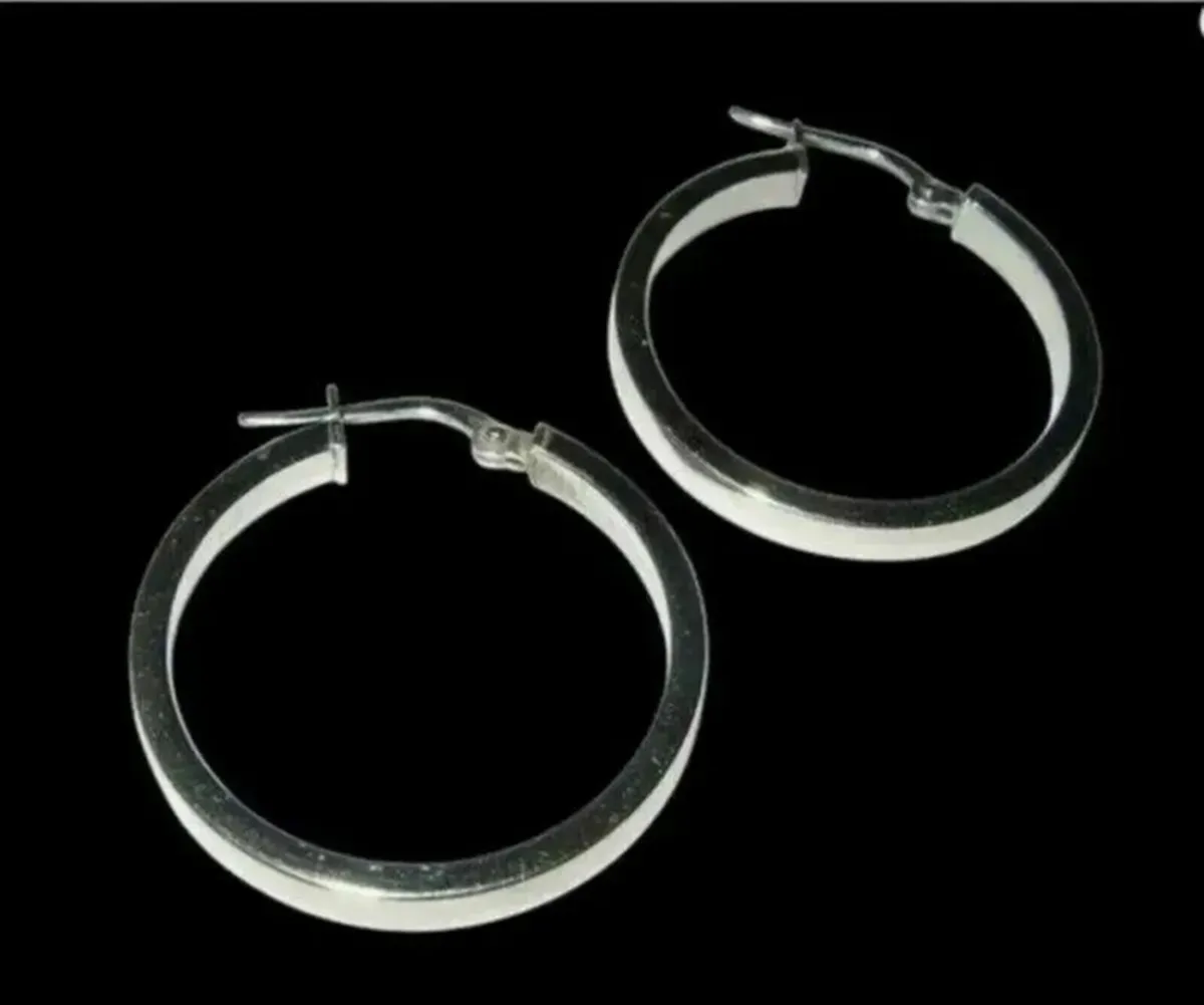 Vintage 9ct White Gold Hallmarked Hoop Earrings - Image 3