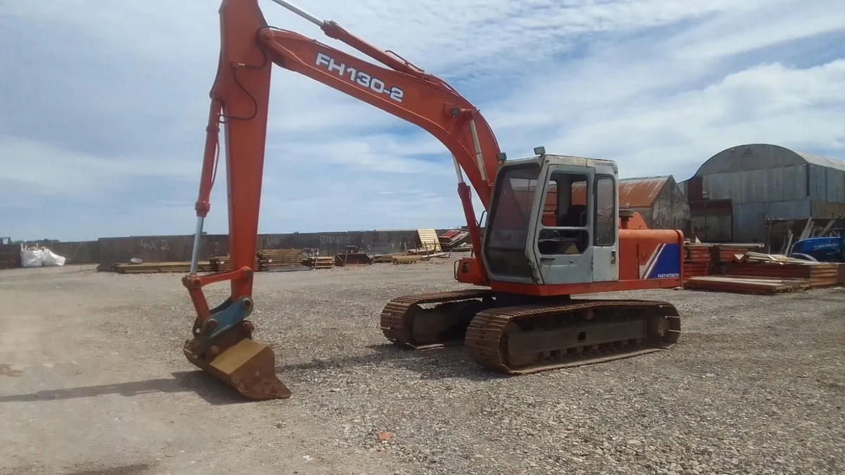 Fiat Hitachi 130 - Image 3