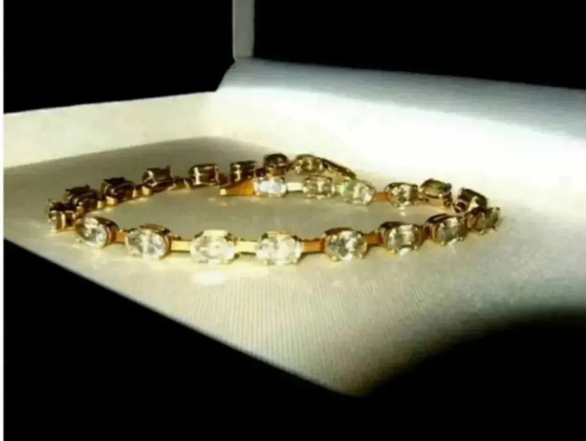 Vintage Hallmarked 14ct Gold Tennis Bracelet - Image 1