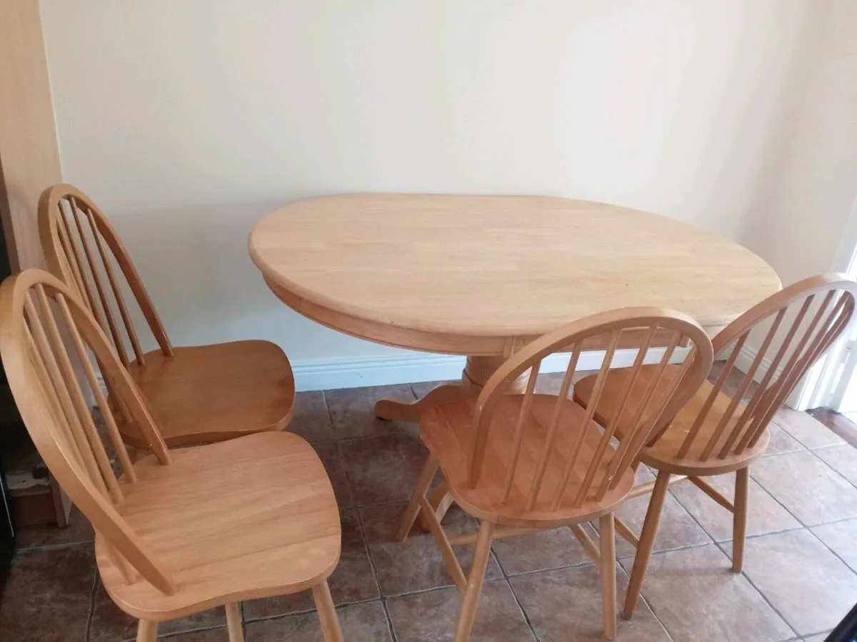 Table and 4 chairs - Image 3