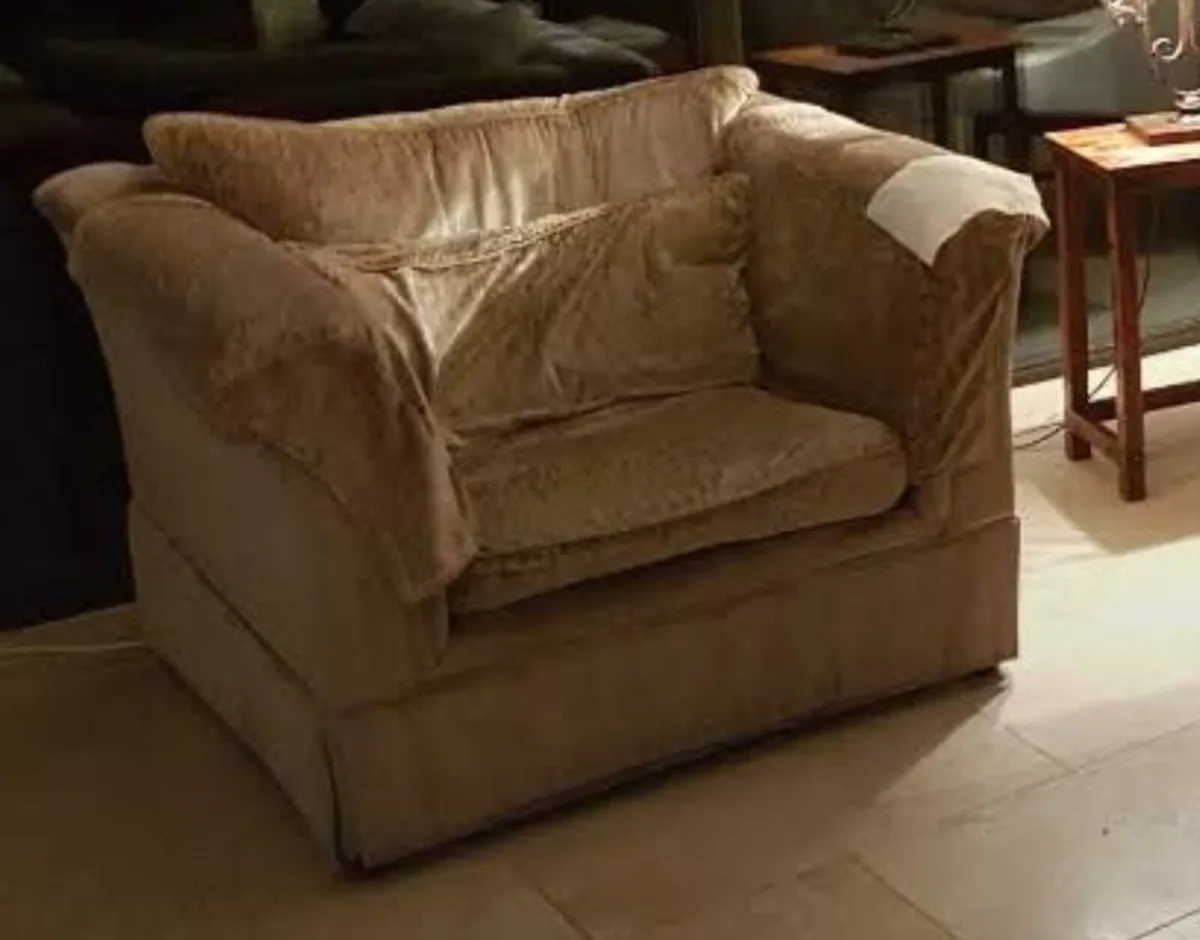 Couches - Image 3