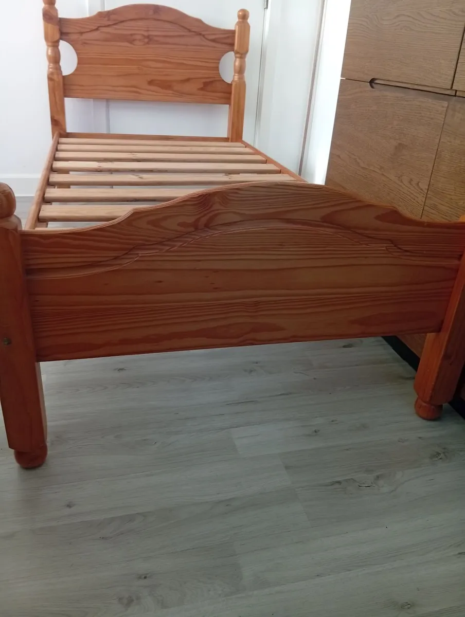 Solid wood Quality Sturdy single bed frame - Image 2