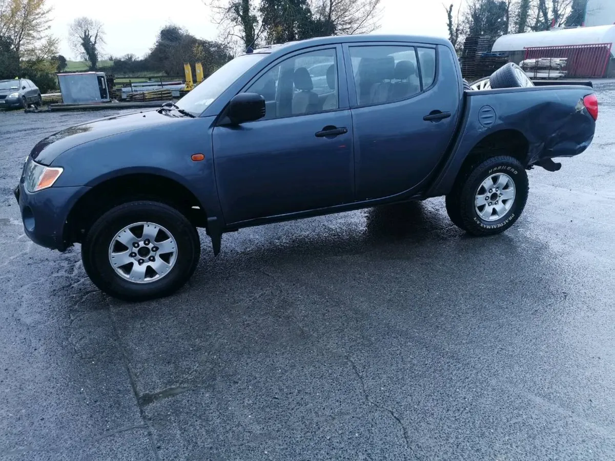 09 Mitsubishi L200 - Image 2