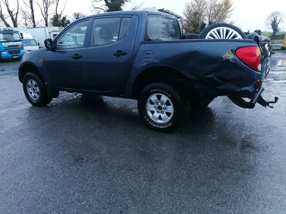 09 Mitsubishi L200 - Image 3