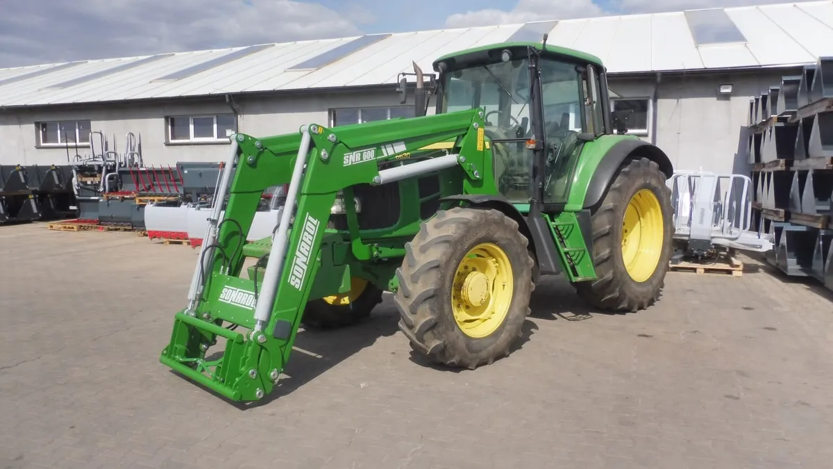 John Deere Loader - Image 3
