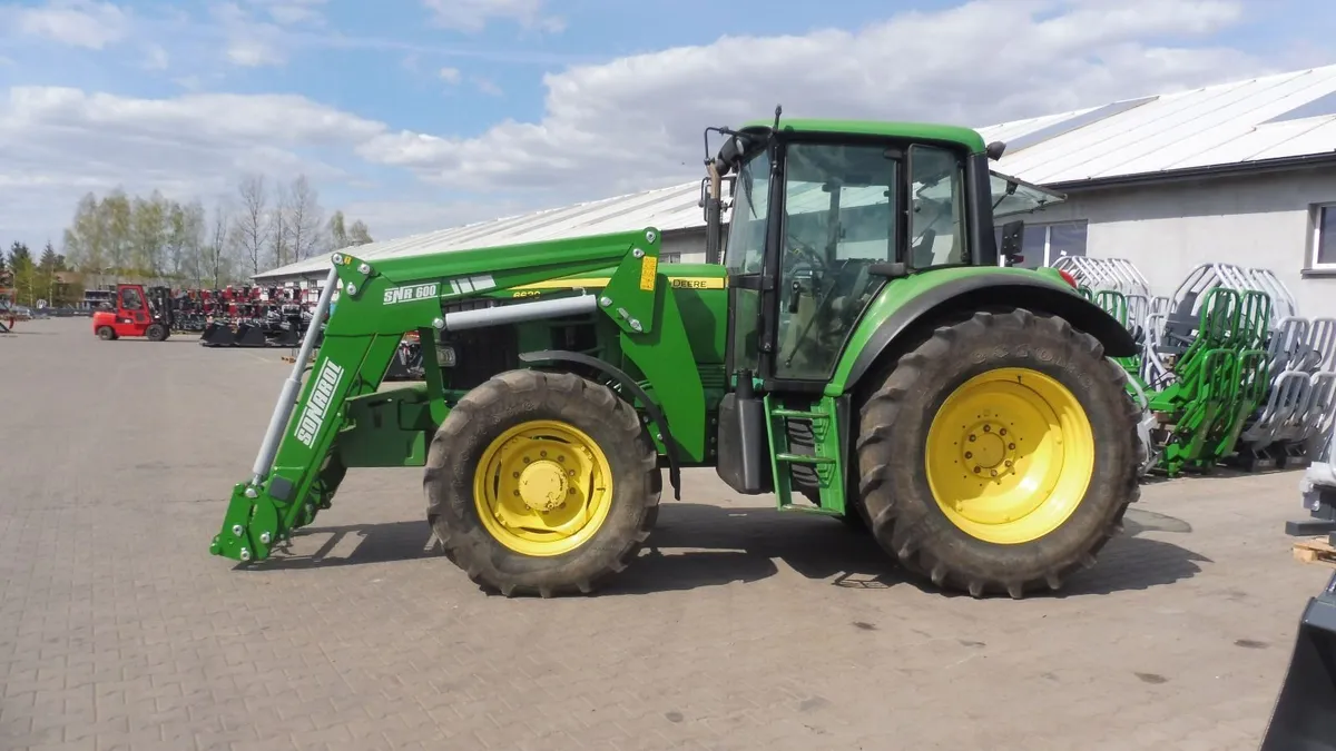 John Deere Loader - Image 4