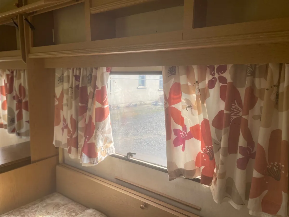 Caravan - Image 1